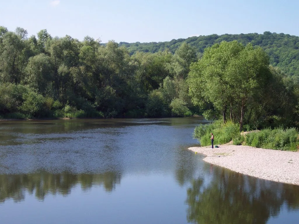 La Moselle et ses berges boisées près de Tonnoy
